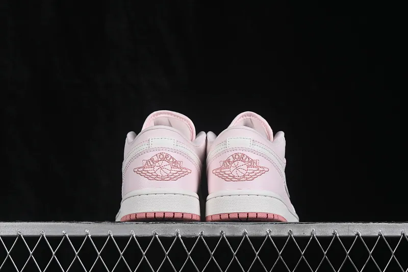 All categories Air Jordan Jordan series basketball shoes Air Jordan 1 Low G version pure original Air Jordan 1 Low AJ1 Joe 1 Sakura pink low-top retro culture basketball shoes IH0823-611